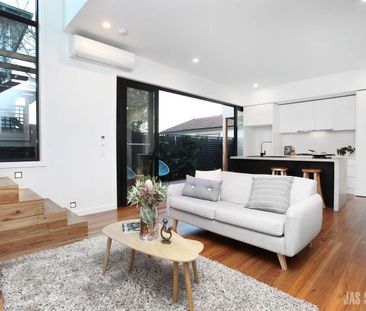 Tranquil home in sought-after Yarraville location - Photo 5