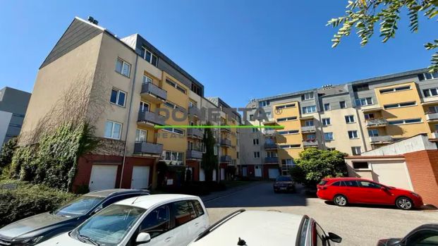 Pronájem bytu 2+kk, garáž, balkon, lodžie, Ve Stromovce, Hradec Králové - Photo 1