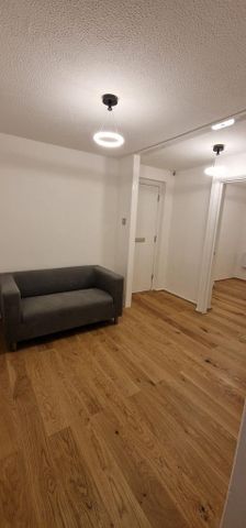 3 bedroom flat to rent - Photo 2
