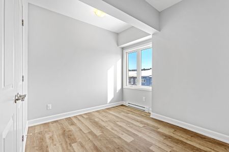 For Lease - 979 North Russell Road Unit# 305, Russell, Ontario - Photo 2