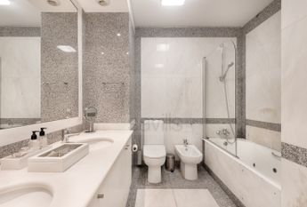 Apartamento T3 na Foz com varanda