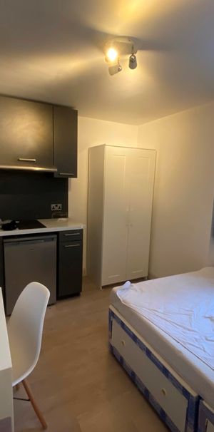 Studio Flat, Old Fire Station Apartments, SE10 - Photo 1