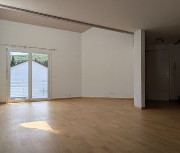 4.5-Zimmer-Maisonettewohnung mit Galerie und Balkon in Ziefen - Photo 3