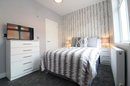 1 bedroom in a house share to rent - Photo 2