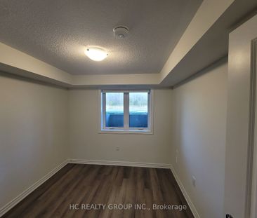 Condo Townhouse For Lease | E8121408 - Photo 2