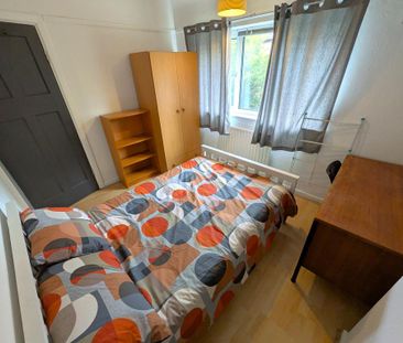 3 bedroom terraced house to rent - Photo 6