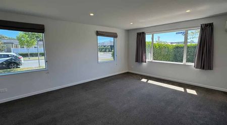 Perfect Family Living in Prestons - Photo 4