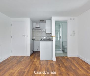 Studio to rent - Photo 2