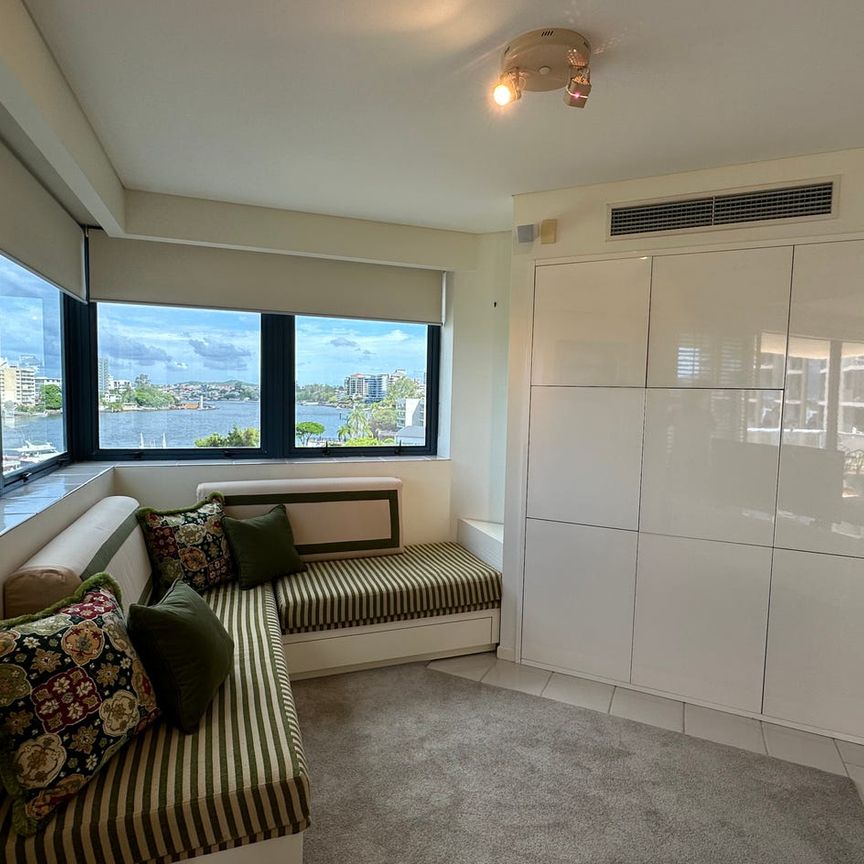 TWO BEDROOM + STUDY FURNISHED RIVERSIDE APARTMENT - Photo 1