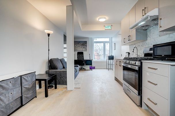 For Lease - 252 Annette Street Unit# 2, Toronto, Ontario - Photo 1