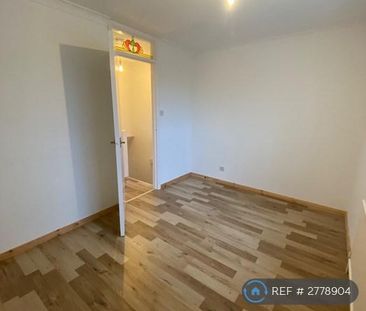 2 bedroom semi-detached house to rent - Photo 4