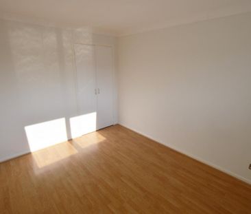 3 bedroom end of terrace house to rent - Photo 6