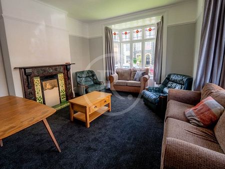 7 Bed - Iorwerth Avenue, Aberystwyth, Ceredigion - Photo 2