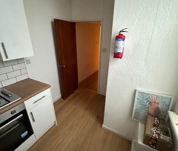 Studio Flat, Derwent Road West, L13 - Photo 4