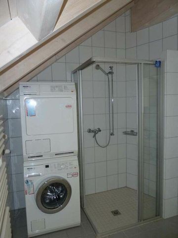 Gemütliche 3.5-Zimmer-Dachwohnung mit Specksteinofen und Galerie - Photo 3