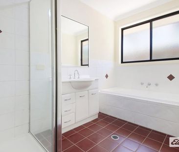 Spacious 3-Bedroom Townhouse in Springdale Heights - Photo 2