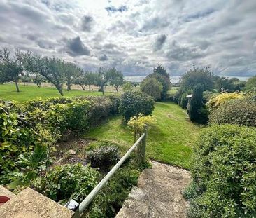 Market Square, Lechlade, GL7 - Photo 2