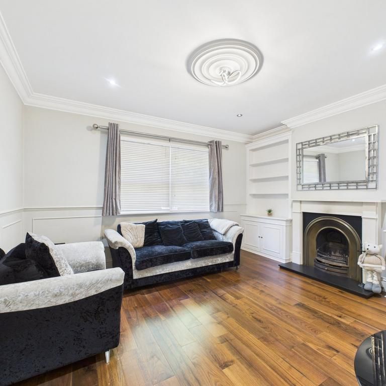 3 bedroom semi-detached house to rent - Photo 1