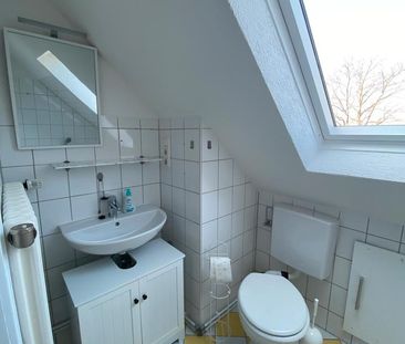 Helle 3-Zi. Dachgeschosswohnung mit Küche und Garage - Photo 4