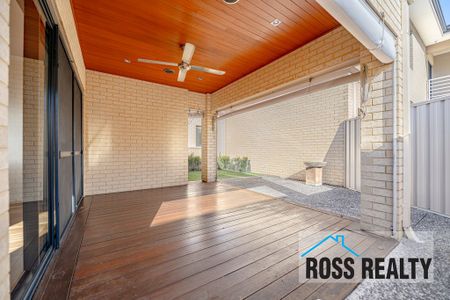 Modern Family Living - Photo 2