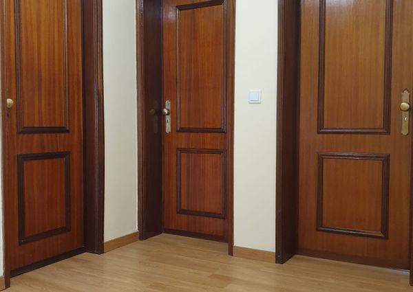 Apartamento T3 situado na zona residencial da Forca, em Aveiro.