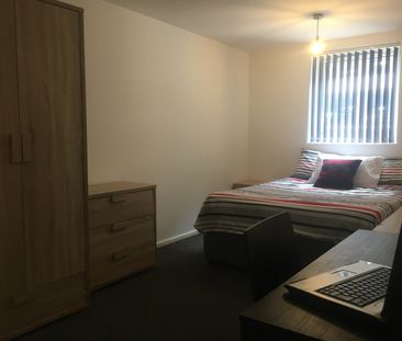 2 Bed Flat, Marquis Street, LE1 - Photo 2