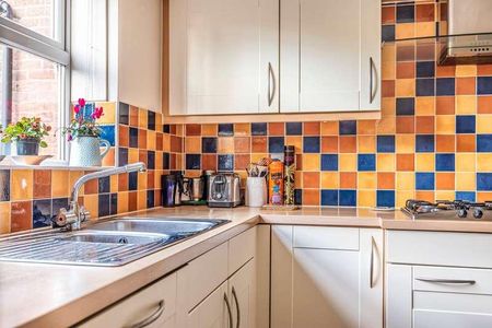 Uptons Garden, Whitminster, Gloucester, GL2 - Photo 4