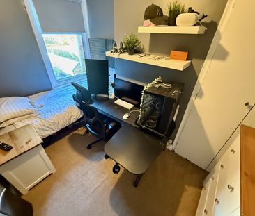 2 bedroom terraced house to rent - Photo 2