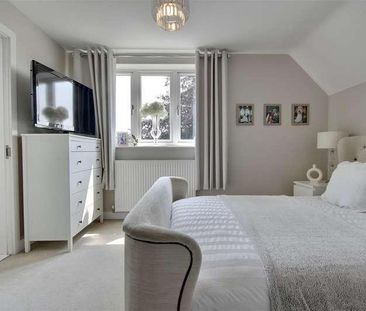 Nautilus Drive, Portsmouth, PO6 - Photo 2