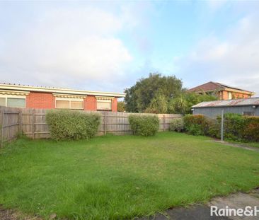 Great 3 Bedroom Home in Springvale! - Photo 2