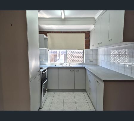 unit 1/14 Water Street, Bundaberg South, Qld 4670 - Photo 4