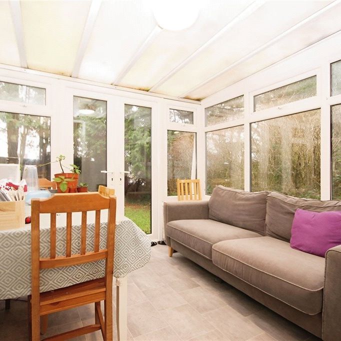 Guildford Park Avenue, Guildford, Surrey, GU2 7NN - Photo 1