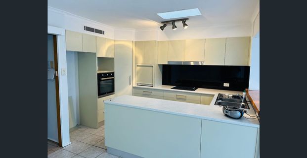 12 Tandara Avenue, Bradbury, NSW 2560 - Photo 1