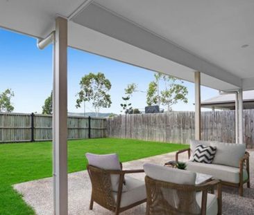 Family Home with Large Backyard and Air Conditioning! - Photo 3
