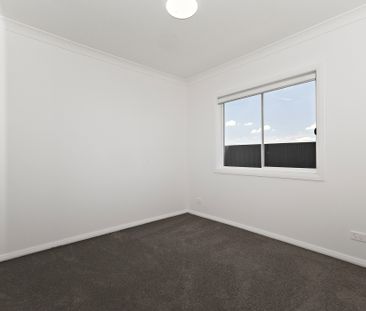1/3 Treeton Close, Farley NSW 2320 - House For Rent | Domain - Photo 1