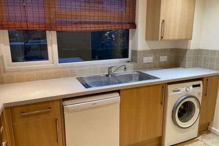 Lillibrooke Crescent, MAIDENHEAD - Photo 5