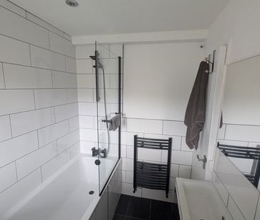 Room in a Shared Flat, Rochfort House, SE8 - Photo 5
