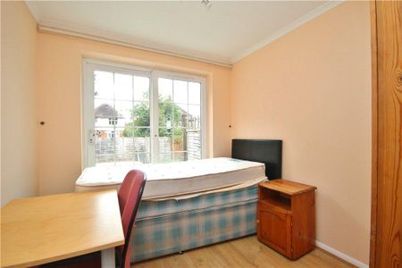 4 bedroom semi-detached house to rent - Photo 3