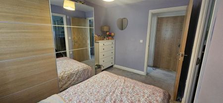 2 bedroom flat to rent - Photo 2