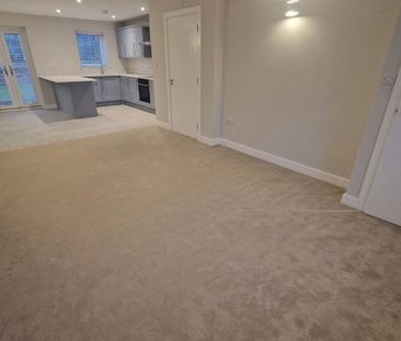 3 bedroom semi-detached house to rent - Photo 6