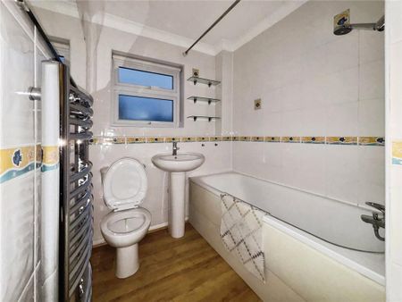 2 bedroom end of terrace house to rent - Photo 5