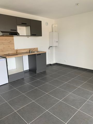 Location Appartement 2 pièces 46m² LES ANGLES 30133 - Photo 3