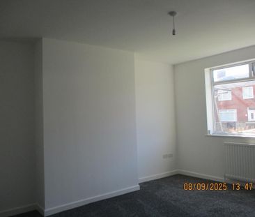 3 bedroom terraced house to rent - Photo 6