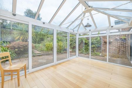 5 bedroom detached house to rent - Photo 3