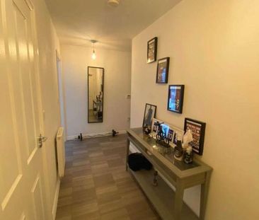 Elstree Way, Borehamwood, WD6 - Photo 4