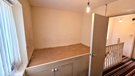 3 bedroom semi-detached house to rent - Photo 4