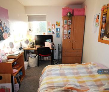 4 bedroom flat to rent - Photo 4