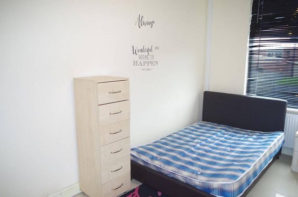 Bashall Street, Bolton - Photo 1