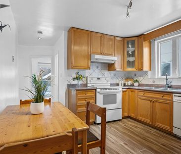 For Lease - 27 Stock Avenue Unit# Upper, Toronto, Ontario - Photo 3