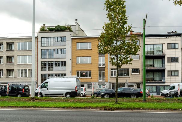 Centraal gelegen drieslaapkamerappartement - Photo 1